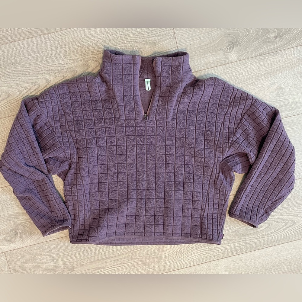 Lulu cropped with zipper